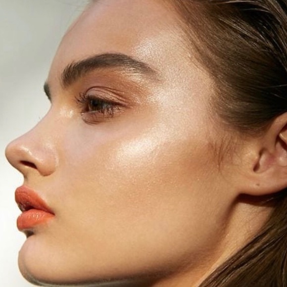 NARS Highlighting Powder in Celeb Fave Albatross - Picture 6 of 8